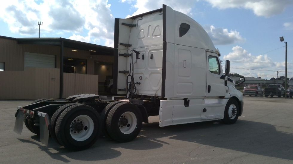 Sleeper Tractor-Heavy Duty Tractors-Freightliner-2020-T12664ST-Birmingham-AL-628,766\n\t\tmiles-$ 53,250 - Image 7