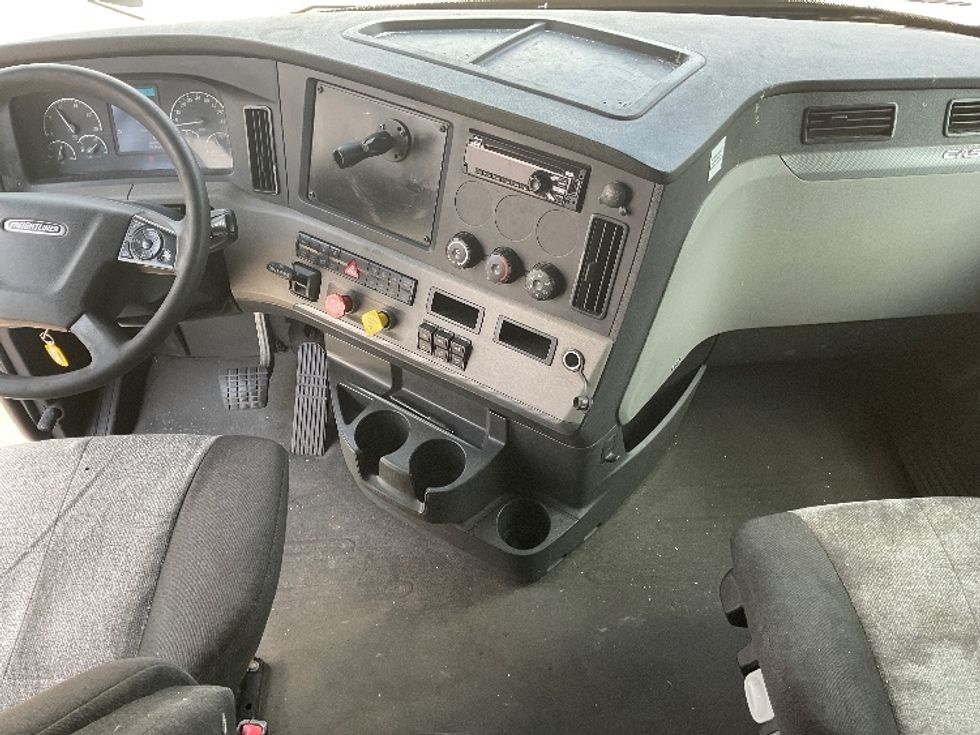 Sleeper Tractor-Heavy Duty Tractors-Freightliner-2020-T12664ST-Birmingham-AL-763,787\n\t\tmiles-$ 43,250 - Image 12