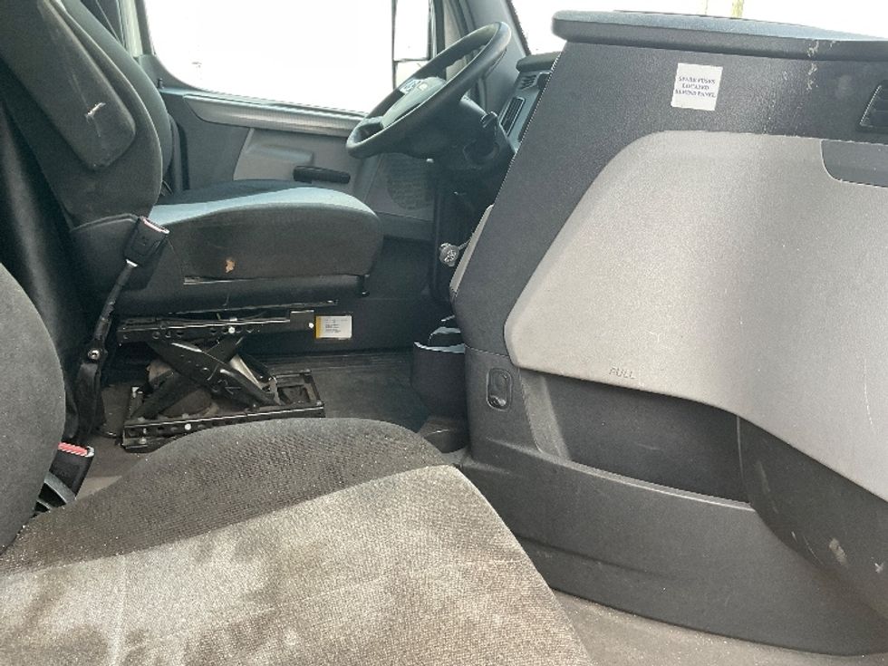 Sleeper Tractor-Heavy Duty Tractors-Freightliner-2020-T12664ST-Birmingham-AL-763,787\n\t\tmiles-$ 43,250 - Image 15