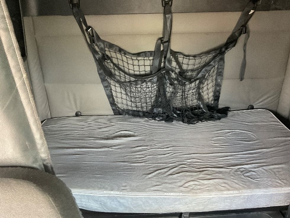 Sleeper Tractor-Heavy Duty Tractors-Freightliner-2020-T12664ST-Birmingham-AL-763,787\n\t\tmiles-$ 43,250 - Image 16