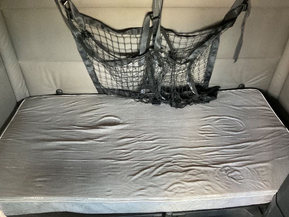 Sleeper Tractor-Heavy Duty Tractors-Freightliner-2020-T12664ST-Birmingham-AL-763,787\n\t\tmiles-$ 43,250 - Image 17