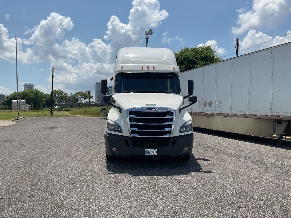 Sleeper Tractor-Heavy Duty Tractors-Freightliner-2020-T12664ST-Birmingham-AL-763,787\n\t\tmiles-$ 43,250 - Image 2