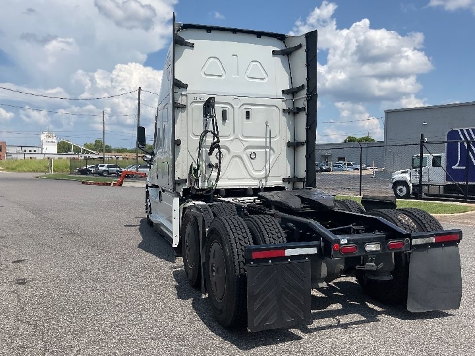 Sleeper Tractor-Heavy Duty Tractors-Freightliner-2020-T12664ST-Birmingham-AL-763,787\n\t\tmiles-$ 43,250 - Image 5