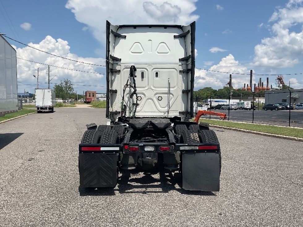 Sleeper Tractor-Heavy Duty Tractors-Freightliner-2020-T12664ST-Birmingham-AL-763,787\n\t\tmiles-$ 43,250 - Image 6