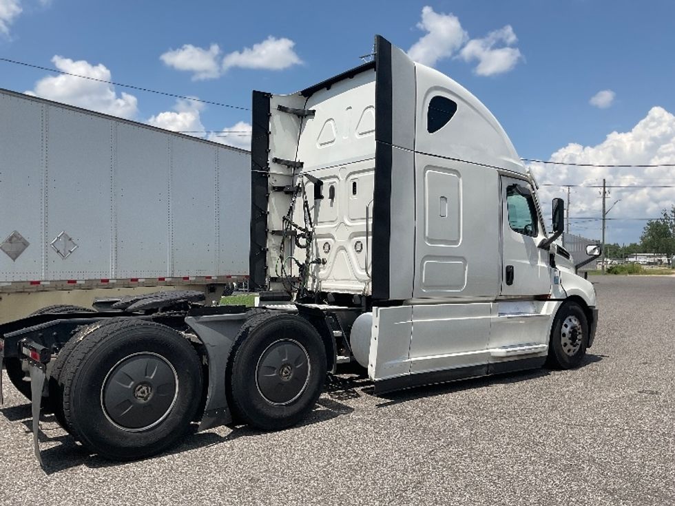 Sleeper Tractor-Heavy Duty Tractors-Freightliner-2020-T12664ST-Birmingham-AL-763,787\n\t\tmiles-$ 43,250 - Image 7