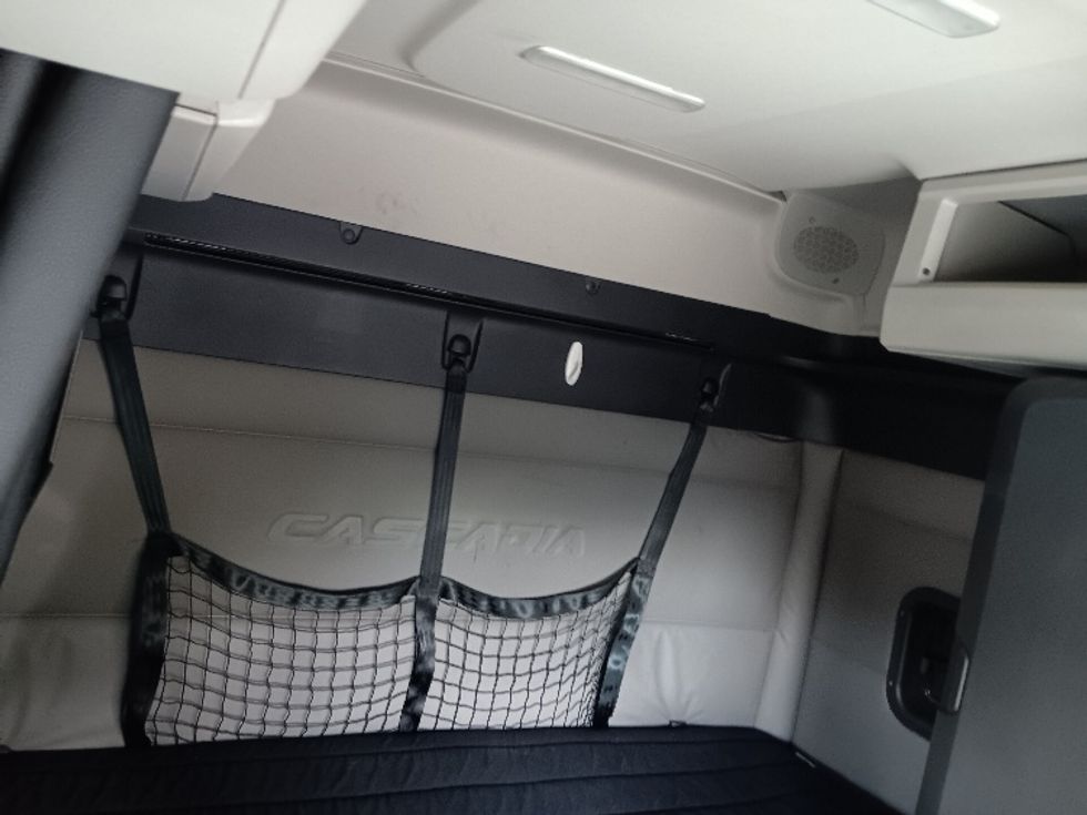 Sleeper Tractor-Heavy Duty Tractors-Freightliner-2020-T12664ST-Blountville-TN-145,859\n\t\tmiles-$ 87,500 - Image 16