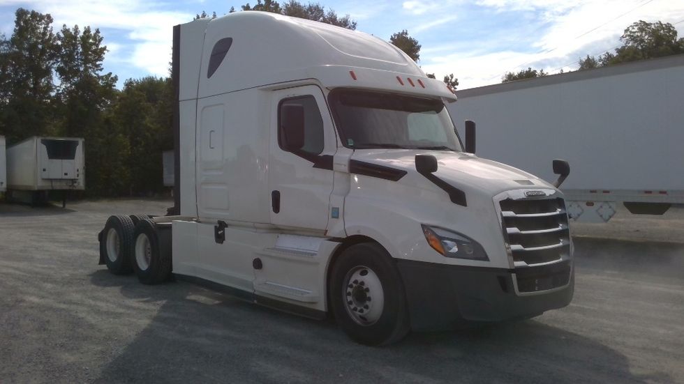 Sleeper Tractor-Heavy Duty Tractors-Freightliner-2020-T12664ST-Boaz-AL-623,630\n\t\tmiles-$ 53,750 - Image 1