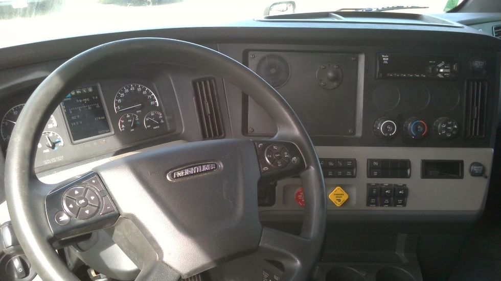 Sleeper Tractor-Heavy Duty Tractors-Freightliner-2020-T12664ST-Boaz-AL-623,630\n\t\tmiles-$ 53,750 - Image 11
