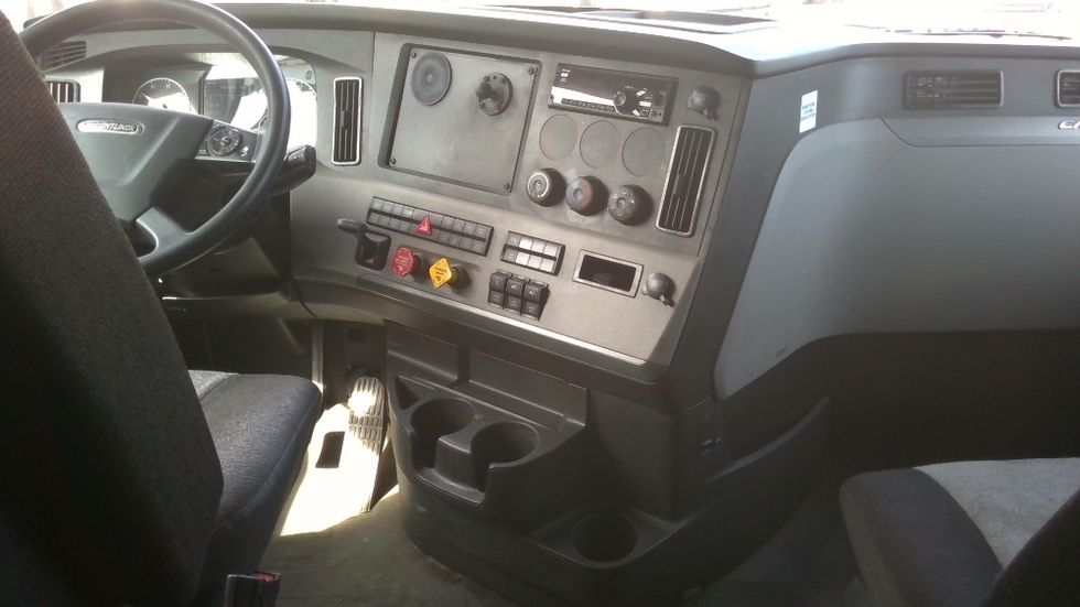 Sleeper Tractor-Heavy Duty Tractors-Freightliner-2020-T12664ST-Boaz-AL-623,630\n\t\tmiles-$ 53,750 - Image 12