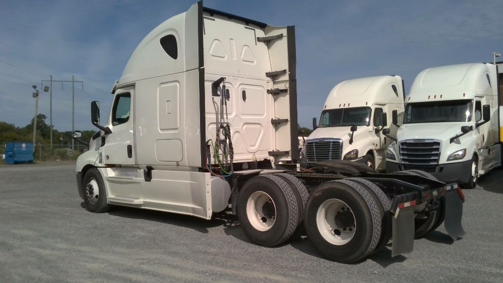 Sleeper Tractor-Heavy Duty Tractors-Freightliner-2020-T12664ST-Boaz-AL-623,630\n\t\tmiles-$ 53,750 - Image 5