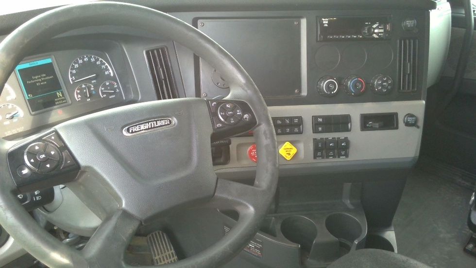 Sleeper Tractor-Heavy Duty Tractors-Freightliner-2020-T12664ST-Boaz-AL-682,159\n\t\tmiles-$ 49,250 - Image 11