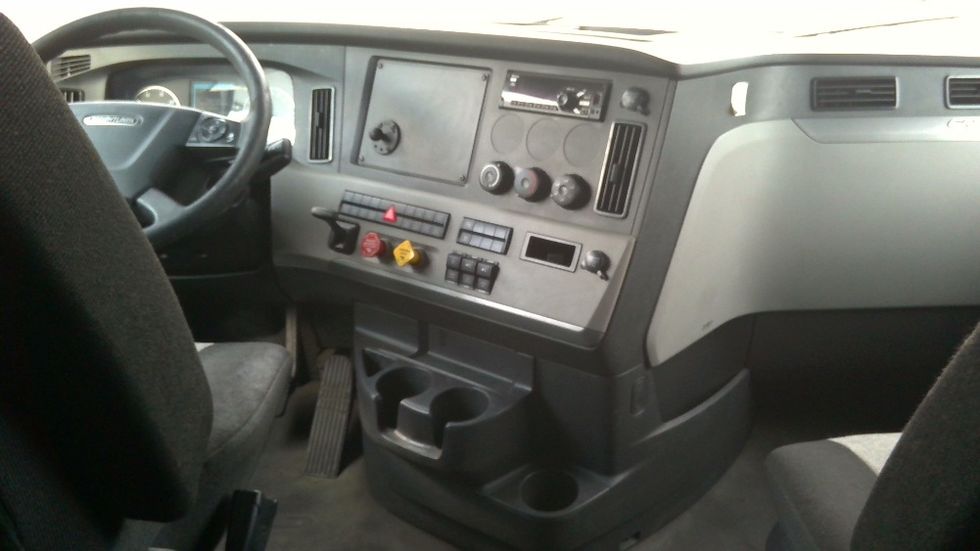 Sleeper Tractor-Heavy Duty Tractors-Freightliner-2020-T12664ST-Boaz-AL-682,159\n\t\tmiles-$ 49,250 - Image 12