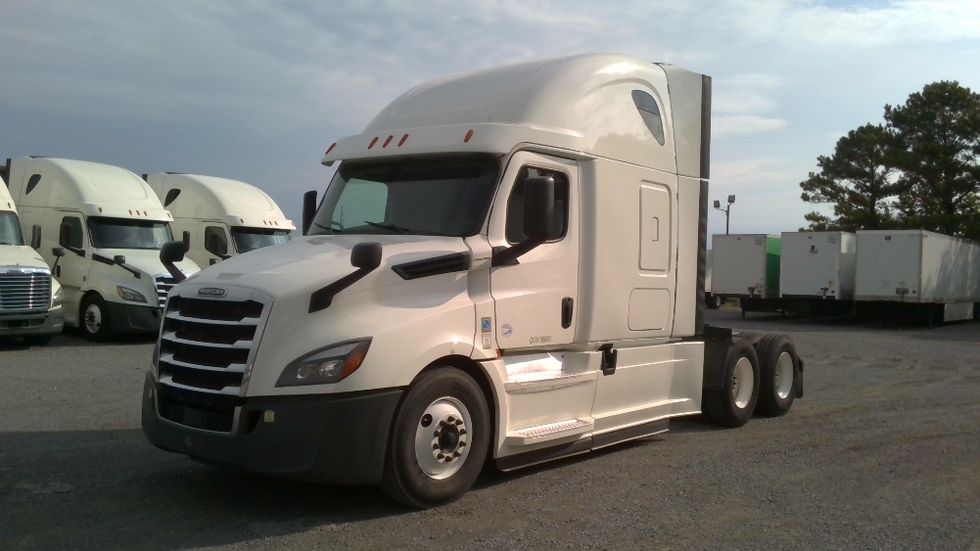 Sleeper Tractor-Heavy Duty Tractors-Freightliner-2020-T12664ST-Boaz-AL-682,159\n\t\tmiles-$ 49,250 - Image 3