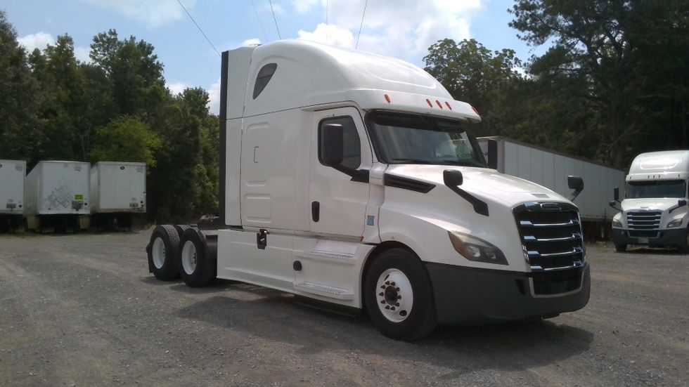 Sleeper Tractor-Heavy Duty Tractors-Freightliner-2020-T12664ST-Boaz-AL-702,736\n\t\tmiles-$ 47,750 - Image 1