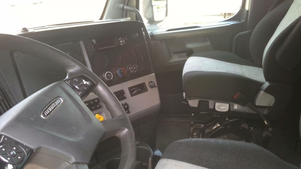 Sleeper Tractor-Heavy Duty Tractors-Freightliner-2020-T12664ST-Boaz-AL-702,736\n\t\tmiles-$ 47,750 - Image 10