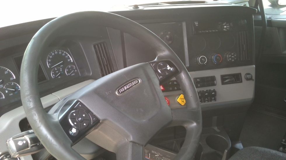 Sleeper Tractor-Heavy Duty Tractors-Freightliner-2020-T12664ST-Boaz-AL-702,736\n\t\tmiles-$ 47,750 - Image 11