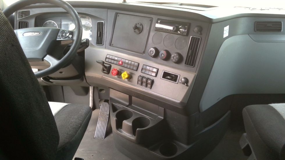 Sleeper Tractor-Heavy Duty Tractors-Freightliner-2020-T12664ST-Boaz-AL-702,736\n\t\tmiles-$ 47,750 - Image 12