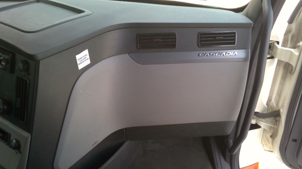 Sleeper Tractor-Heavy Duty Tractors-Freightliner-2020-T12664ST-Boaz-AL-702,736\n\t\tmiles-$ 47,750 - Image 14