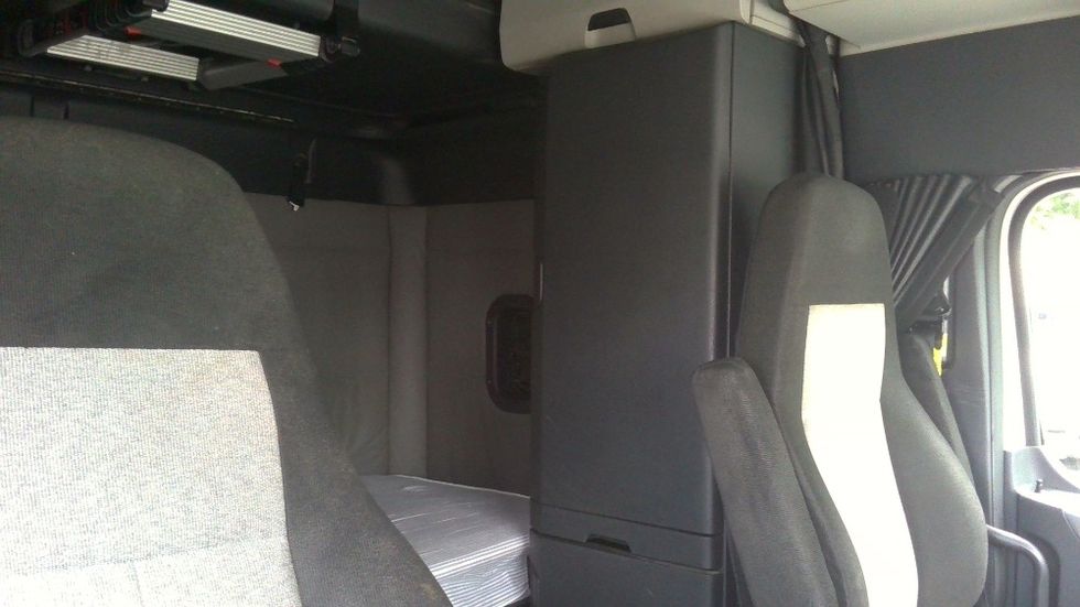 Sleeper Tractor-Heavy Duty Tractors-Freightliner-2020-T12664ST-Boaz-AL-702,736\n\t\tmiles-$ 47,750 - Image 18