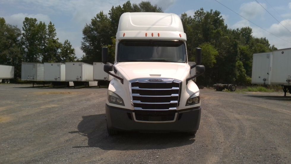Sleeper Tractor-Heavy Duty Tractors-Freightliner-2020-T12664ST-Boaz-AL-702,736\n\t\tmiles-$ 47,750 - Image 2