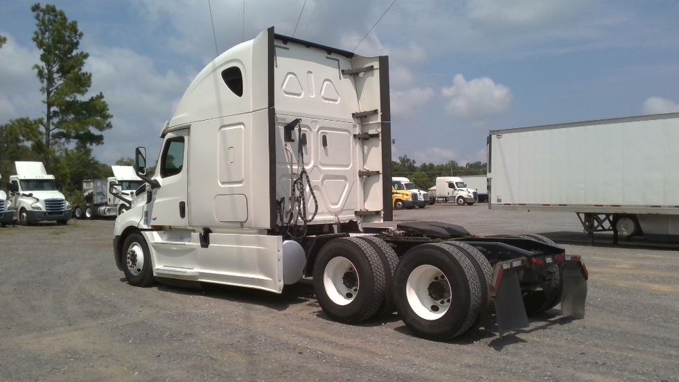 Sleeper Tractor-Heavy Duty Tractors-Freightliner-2020-T12664ST-Boaz-AL-702,736\n\t\tmiles-$ 47,750 - Image 5