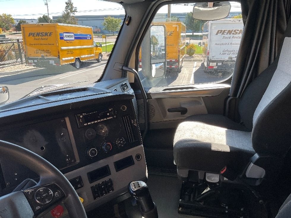 Sleeper Tractor-Heavy Duty Tractors-Freightliner-2020-T12664ST-Boise-ID-730,353\n\t\tmiles-$ 41,750 - Image 10