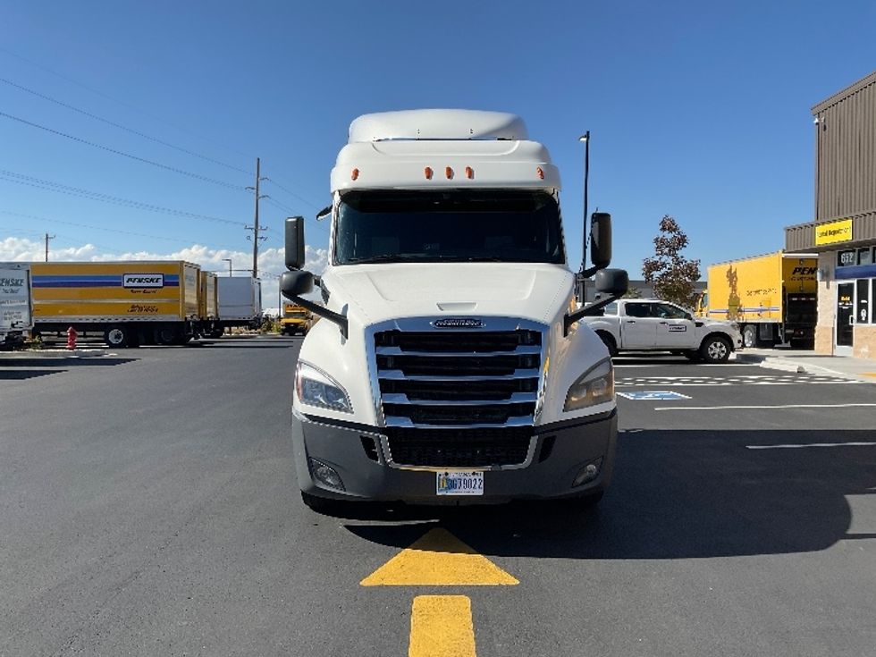 Sleeper Tractor-Heavy Duty Tractors-Freightliner-2020-T12664ST-Boise-ID-730,353\n\t\tmiles-$ 41,750 - Image 2