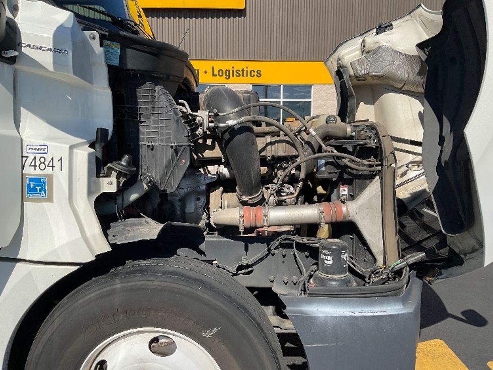 Sleeper Tractor-Heavy Duty Tractors-Freightliner-2020-T12664ST-Boise-ID-730,353\n\t\tmiles-$ 41,750 - Image 20