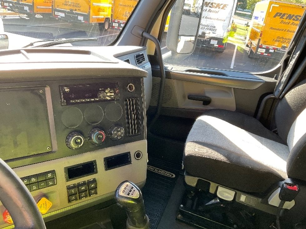 Sleeper Tractor-Heavy Duty Tractors-Freightliner-2020-T12664ST-Boise-ID-801,374\n\t\tmiles-$ 35,750 - Image 10