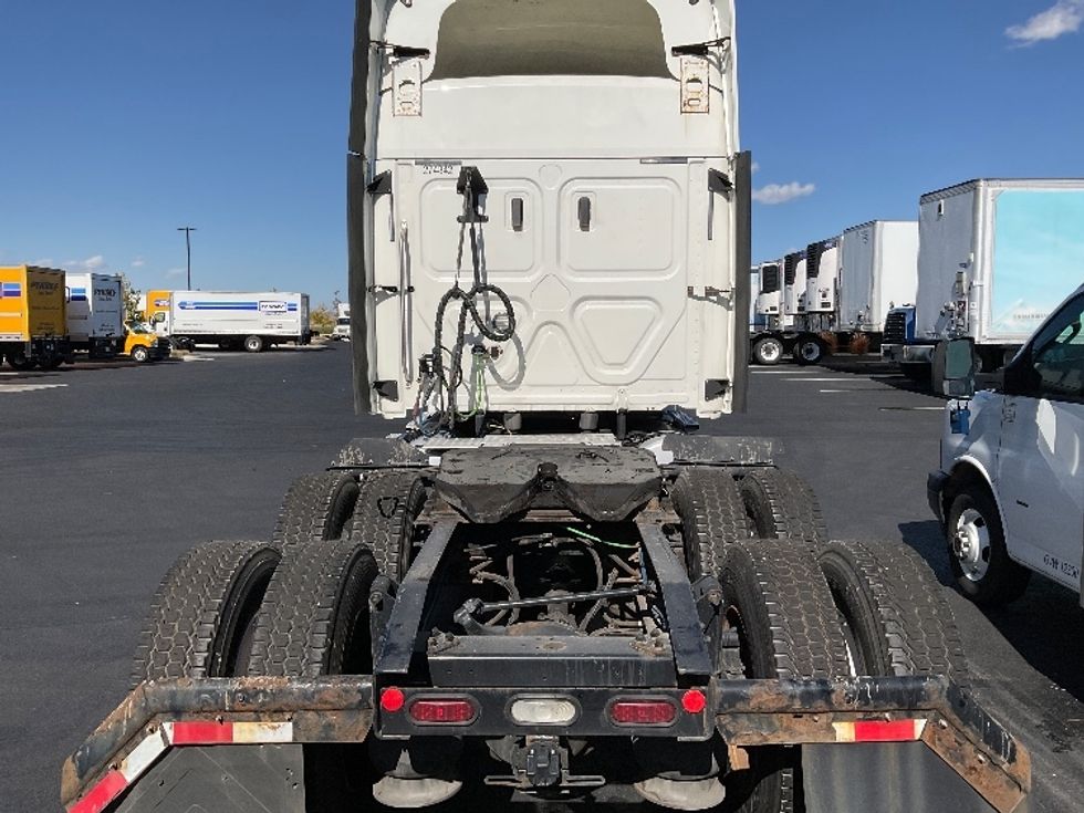 Sleeper Tractor-Heavy Duty Tractors-Freightliner-2020-T12664ST-Boise-ID-801,374\n\t\tmiles-$ 35,750 - Image 6