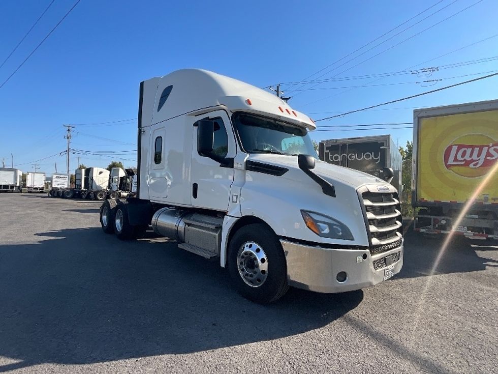 Sleeper Tractor-Heavy Duty Tractors-Freightliner-2020-T12664ST-Boucherville-PQ-724,254\n\t\tkm-$ 89,750 - Image 1
