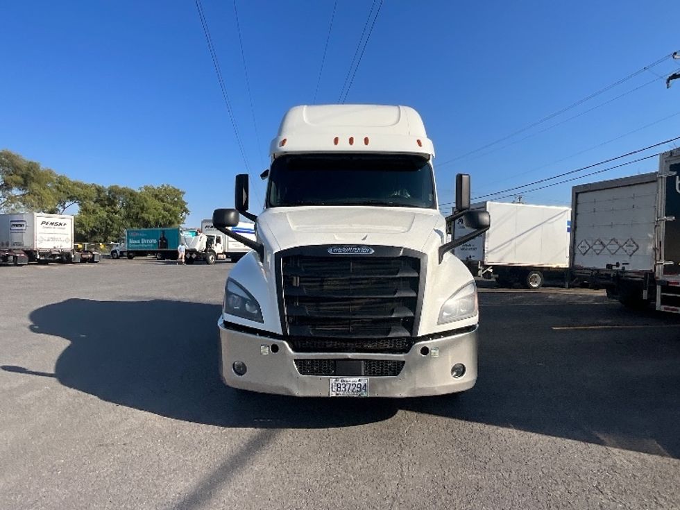 Sleeper Tractor-Heavy Duty Tractors-Freightliner-2020-T12664ST-Boucherville-PQ-724,254\n\t\tkm-$ 89,750 - Image 2