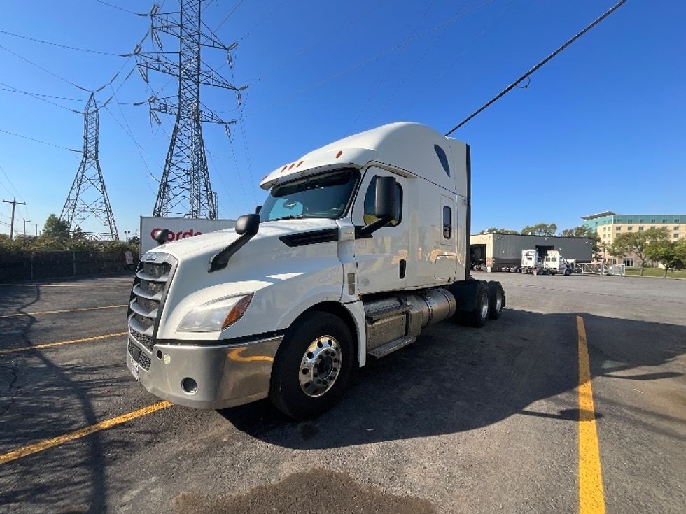 Sleeper Tractor-Heavy Duty Tractors-Freightliner-2020-T12664ST-Boucherville-PQ-724,254\n\t\tkm-$ 89,750 - Image 3