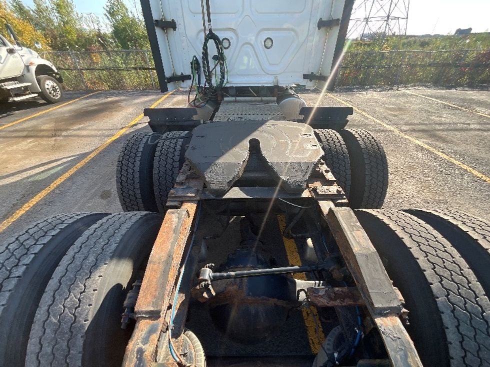 Sleeper Tractor-Heavy Duty Tractors-Freightliner-2020-T12664ST-Boucherville-PQ-724,254\n\t\tkm-$ 89,750 - Image 6