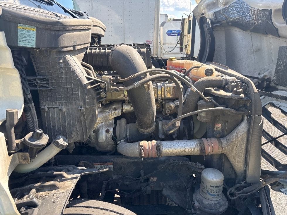 Sleeper Tractor-Heavy Duty Tractors-Freightliner-2020-T12664ST-Brook Park-OH-567,796\n\t\tmiles-$ 55,250 - Image 19