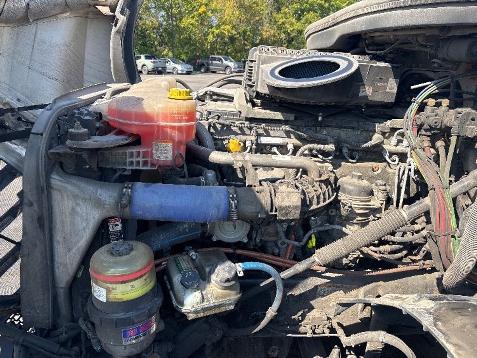 Sleeper Tractor-Heavy Duty Tractors-Freightliner-2020-T12664ST-Brook Park-OH-567,796\n\t\tmiles-$ 55,250 - Image 20