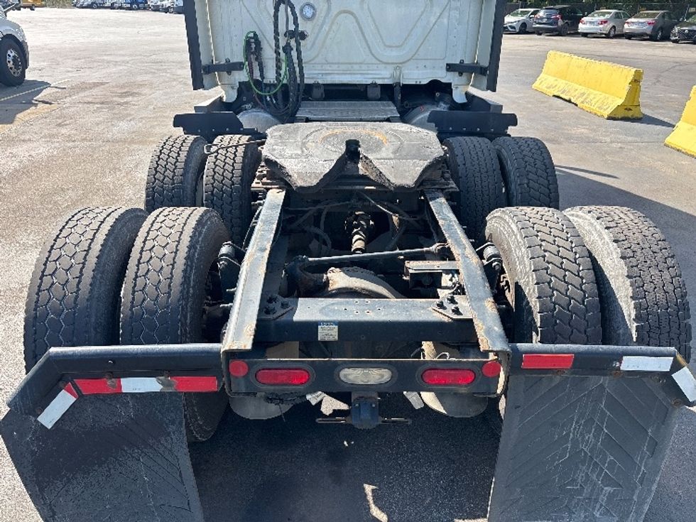 Sleeper Tractor-Heavy Duty Tractors-Freightliner-2020-T12664ST-Brook Park-OH-567,796\n\t\tmiles-$ 55,250 - Image 6