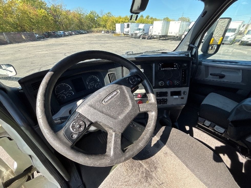 Sleeper Tractor-Heavy Duty Tractors-Freightliner-2020-T12664ST-Brook Park-OH-589,299\n\t\tmiles-$ 53,750 - Image 10