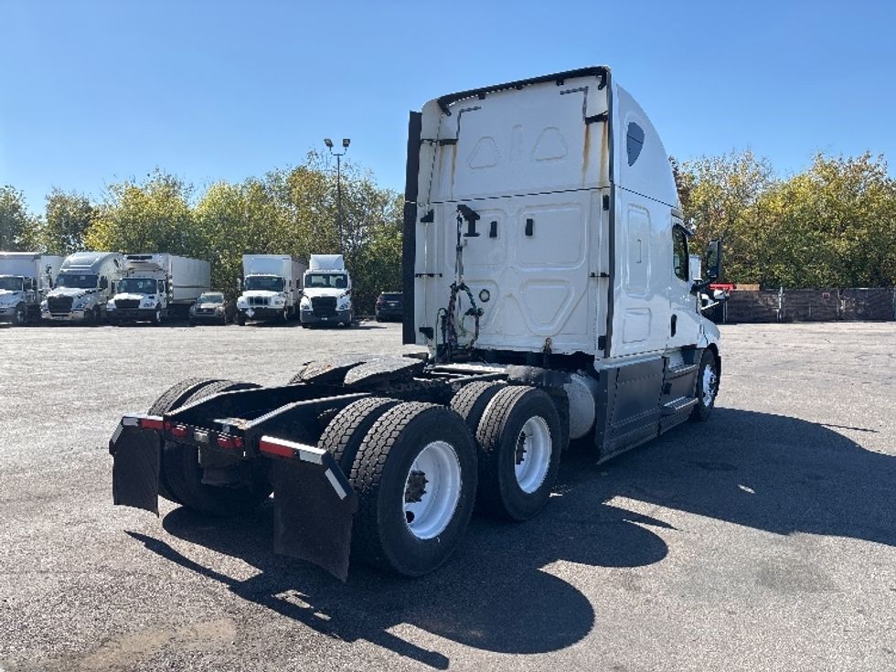 Sleeper Tractor-Heavy Duty Tractors-Freightliner-2020-T12664ST-Brook Park-OH-589,299\n\t\tmiles-$ 53,750 - Image 7
