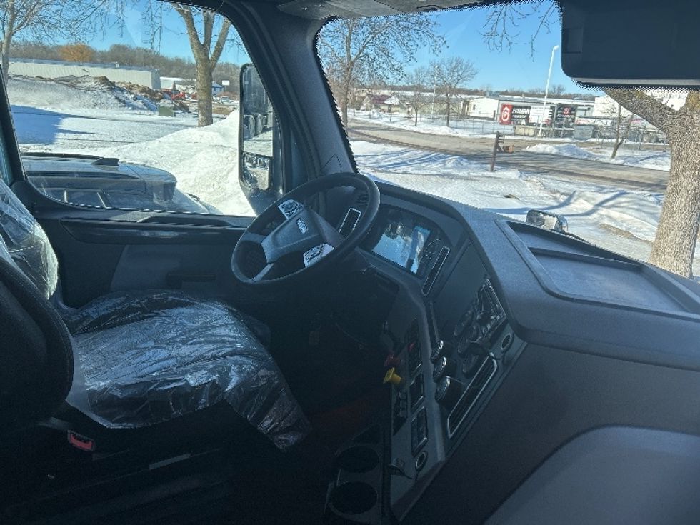 Sleeper Tractor-Heavy Duty Tractors-Freightliner-2020-T12664ST-Brooklyn Park-MN-583,468\n\t\tmiles-$ 51,000 - Image 15