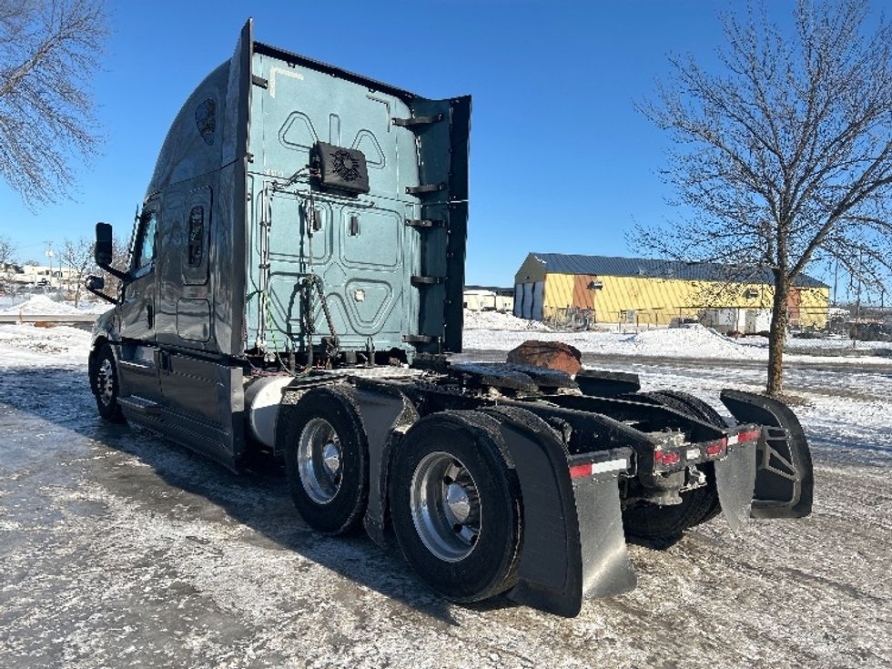 Sleeper Tractor-Heavy Duty Tractors-Freightliner-2020-T12664ST-Brooklyn Park-MN-583,468\n\t\tmiles-$ 51,000 - Image 5