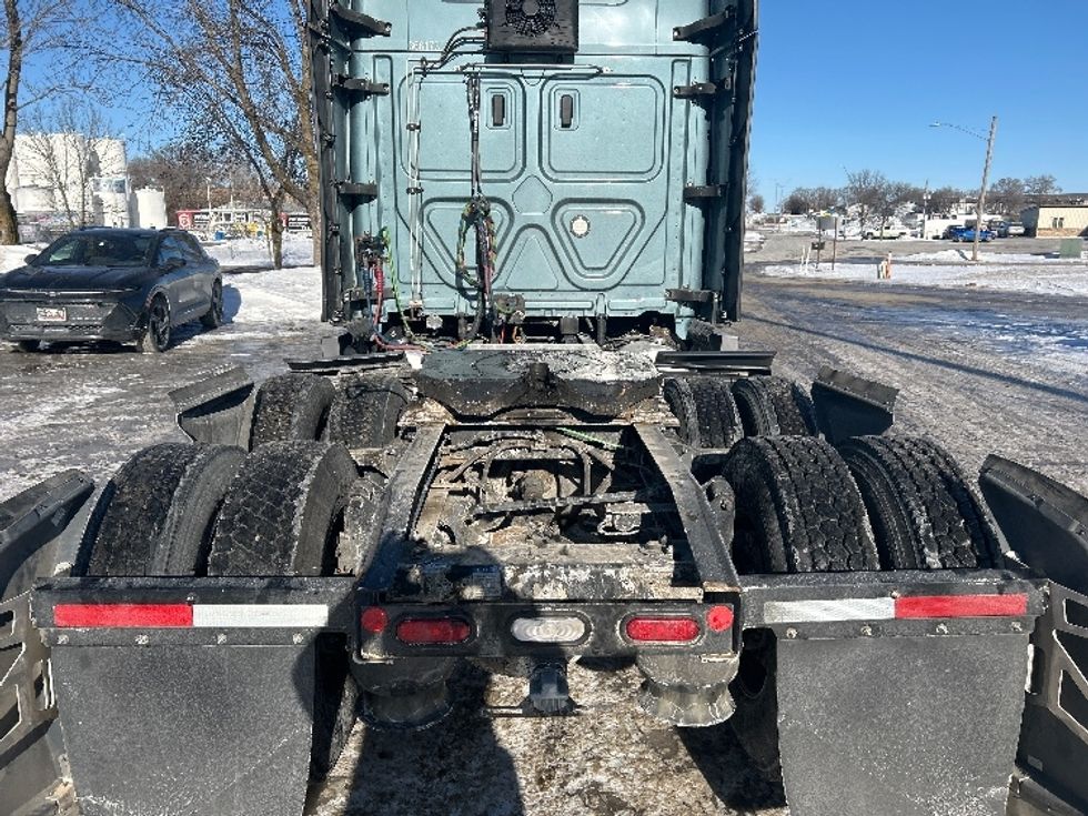 Sleeper Tractor-Heavy Duty Tractors-Freightliner-2020-T12664ST-Brooklyn Park-MN-583,468\n\t\tmiles-$ 51,000 - Image 6