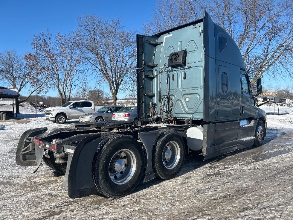 Sleeper Tractor-Heavy Duty Tractors-Freightliner-2020-T12664ST-Brooklyn Park-MN-583,468\n\t\tmiles-$ 51,000 - Image 7