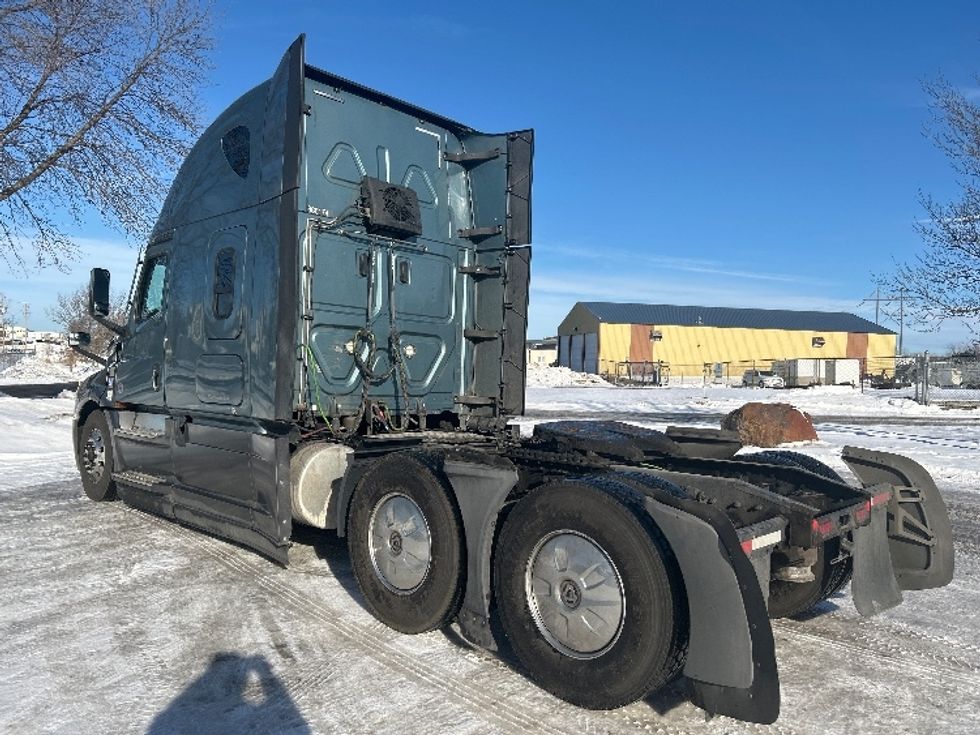 Sleeper Tractor-Heavy Duty Tractors-Freightliner-2020-T12664ST-Brooklyn Park-MN-618,752\n\t\tmiles-$ 48,750 - Image 5