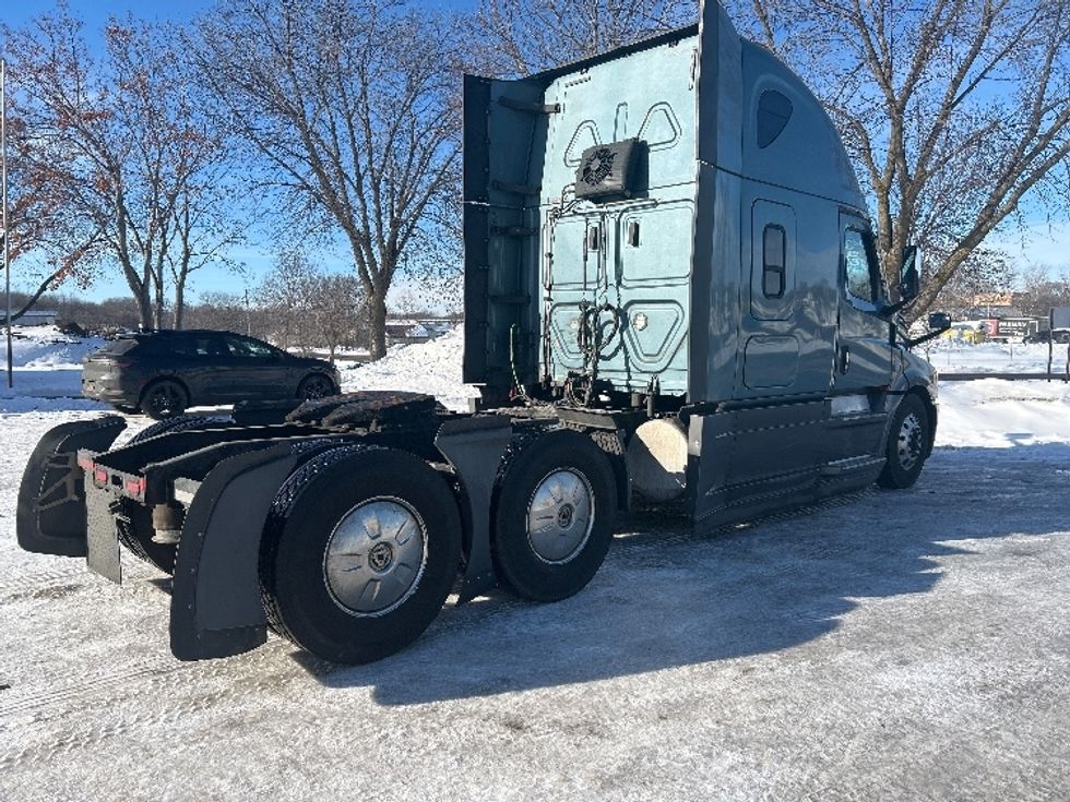 Sleeper Tractor-Heavy Duty Tractors-Freightliner-2020-T12664ST-Brooklyn Park-MN-618,752\n\t\tmiles-$ 48,750 - Image 7