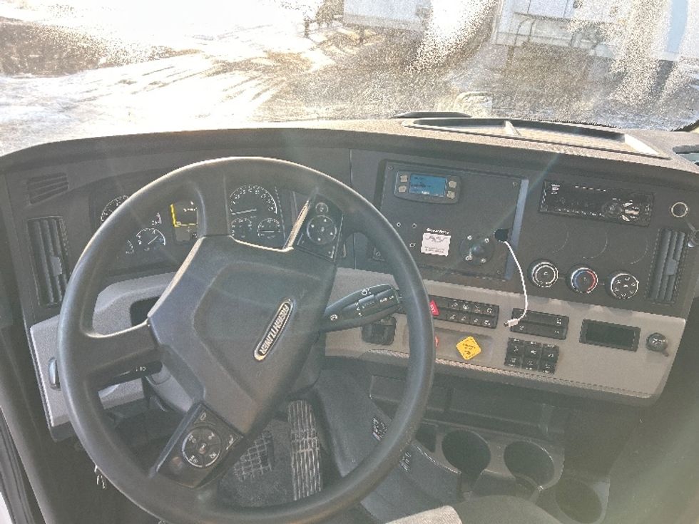 Sleeper Tractor-Heavy Duty Tractors-Freightliner-2020-T12664ST-Brooklyn Park-MN-647,902\n\t\tmiles-$ 46,750 - Image 10