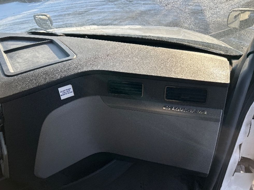 Sleeper Tractor-Heavy Duty Tractors-Freightliner-2020-T12664ST-Brooklyn Park-MN-647,902\n\t\tmiles-$ 46,750 - Image 13