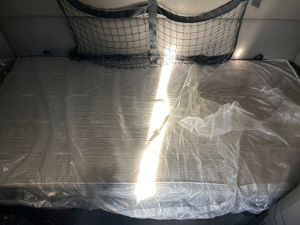 Sleeper Tractor-Heavy Duty Tractors-Freightliner-2020-T12664ST-Brooklyn Park-MN-647,902\n\t\tmiles-$ 46,750 - Image 16