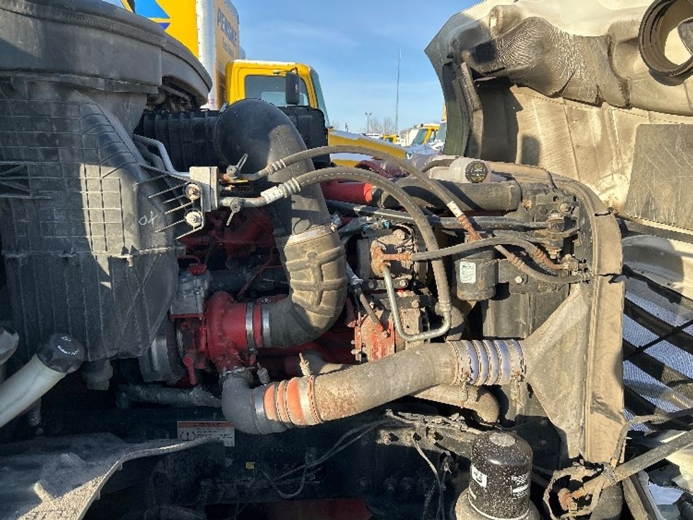 Sleeper Tractor-Heavy Duty Tractors-Freightliner-2020-T12664ST-Brooklyn Park-MN-647,902\n\t\tmiles-$ 46,750 - Image 19