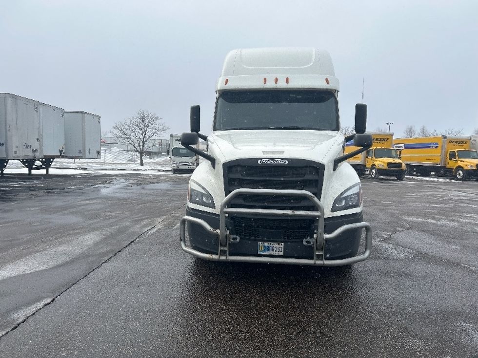 Sleeper Tractor-Heavy Duty Tractors-Freightliner-2020-T12664ST-Brooklyn Park-MN-647,902\n\t\tmiles-$ 46,750 - Image 2